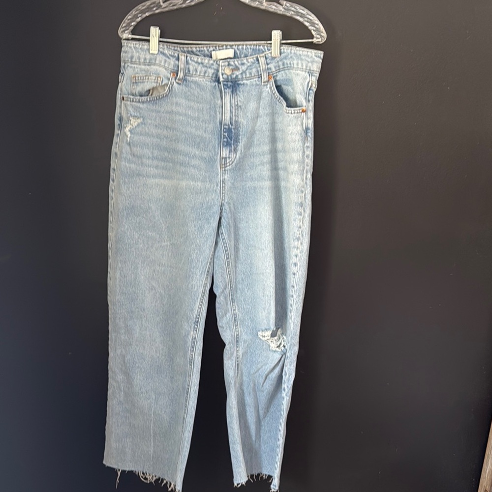 H&M light wash raw hem jeans